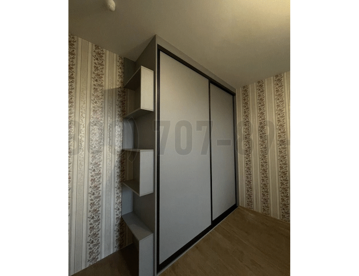 Шкаф серого цвета в Климовске